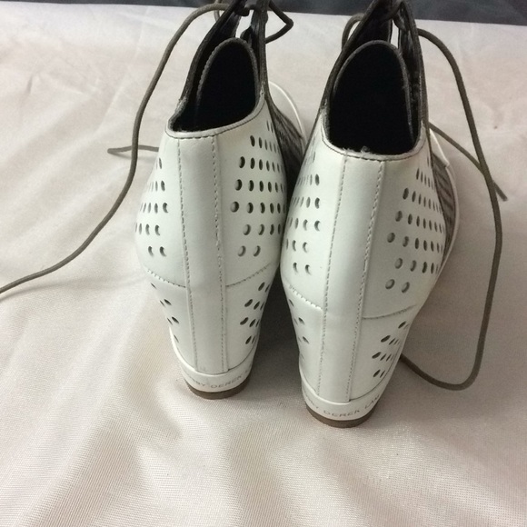 Shoes - Picture 4 of 4